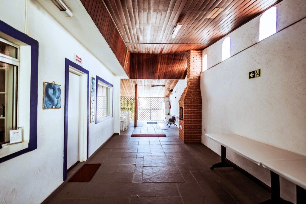 corredor entrada Pousada Peruibe 455
